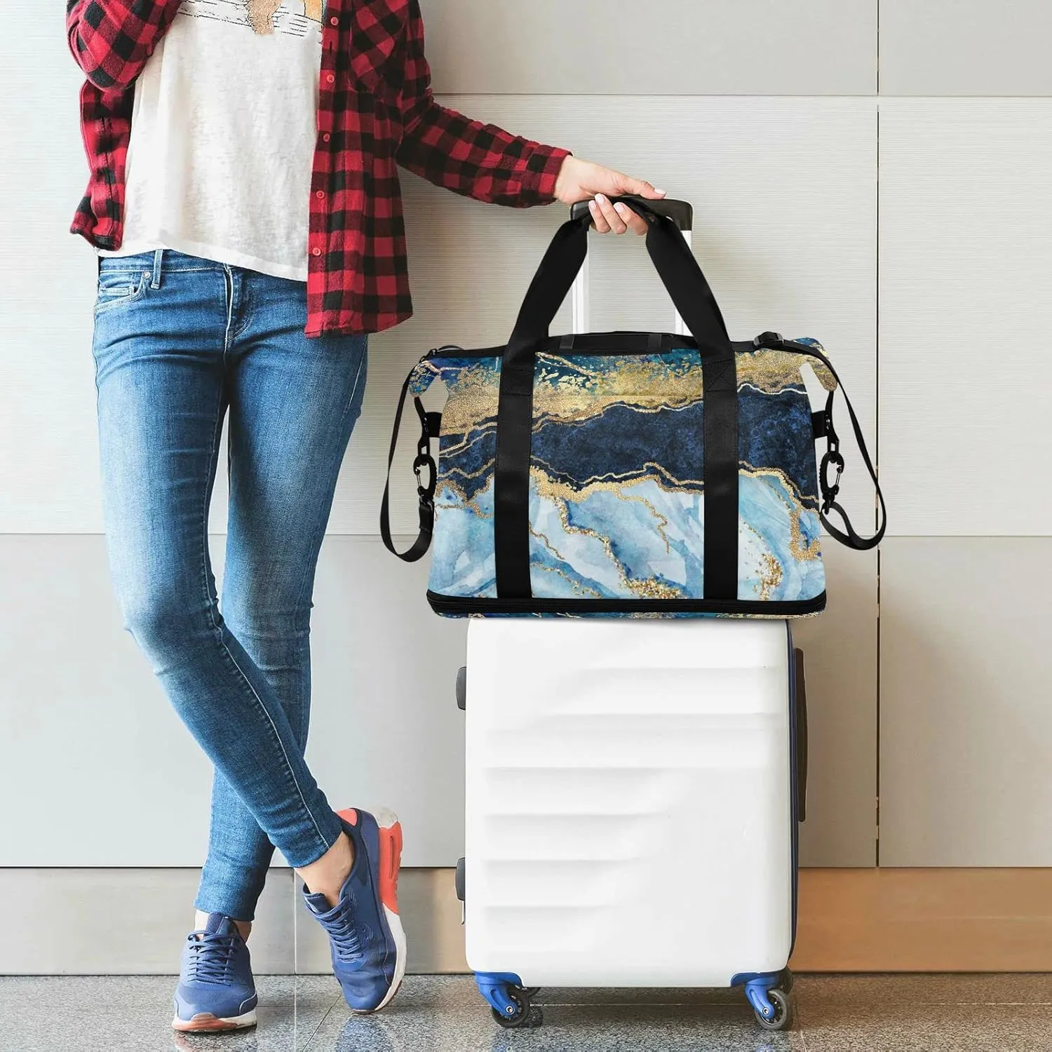 Blue Marble with Gold Veins Stone Golden foil Glitter Marbling Gym Duffel Bag, Polyester Travel Weekender Luggage Handbag with Waterproof Pocket for Wet Items, Unisex Foldable Tote for Sports