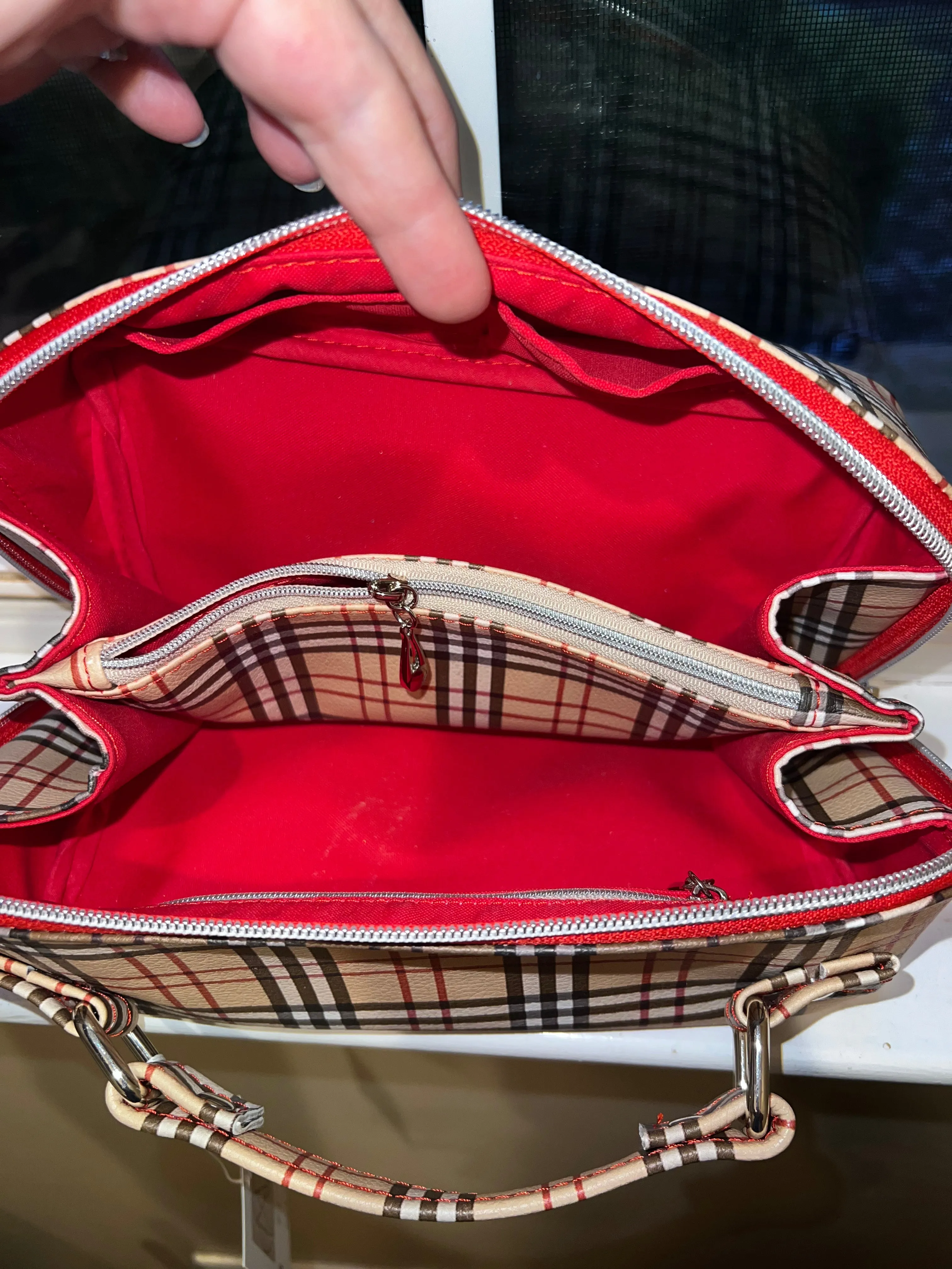 Cosmetic carry case
