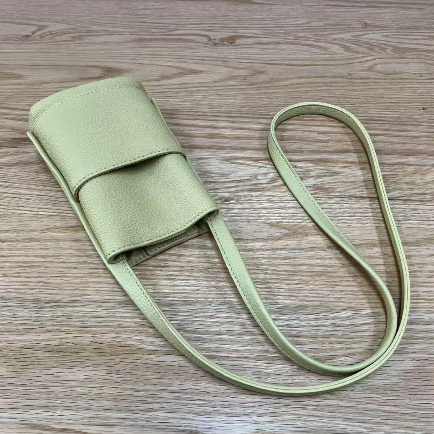 Crossbody Bag Small Crossbody Purse for Women Trendy Adjustable shoulder straps