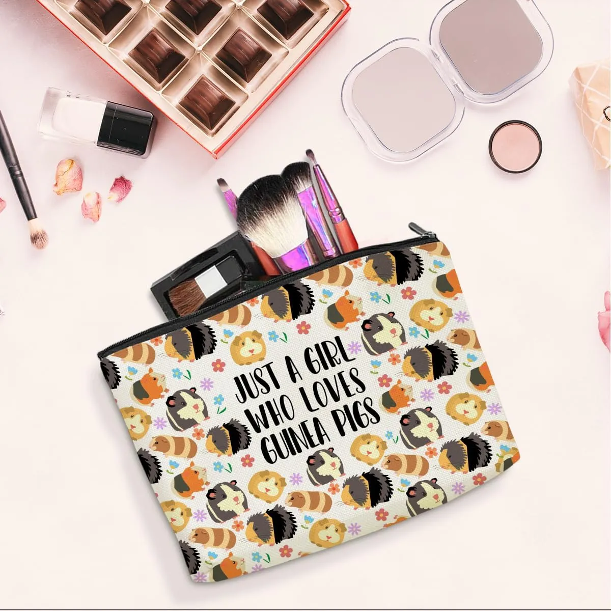 Cute Guinea Pig Makeup Bag Guinea Pig Accessories Funny Guinea Pig Gifts Stuff Decor Travel Toiletry Bag for Women Best Friends Girls Pet Animal Lovers Daughter Sister Camping Birthday Christmas