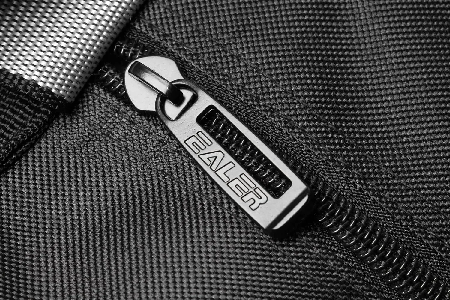 EALER Heavy-Duty Ice Hockey Skate Carry Bag, Adjustable Shoulder Strap