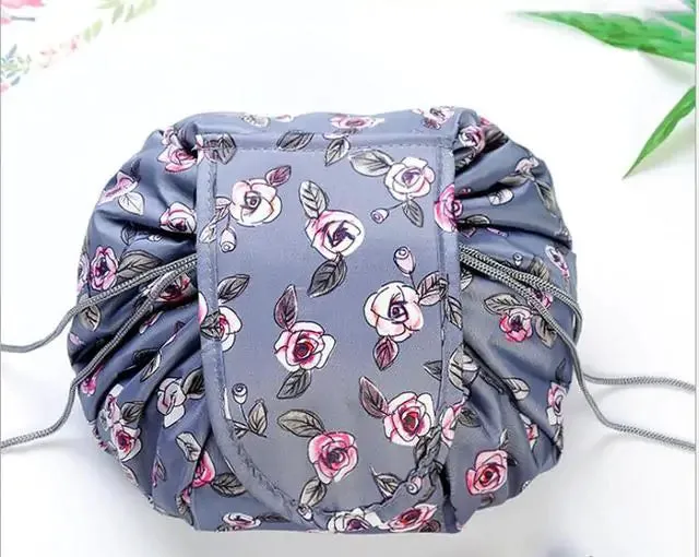 Easy Closing Cosmetic Bag