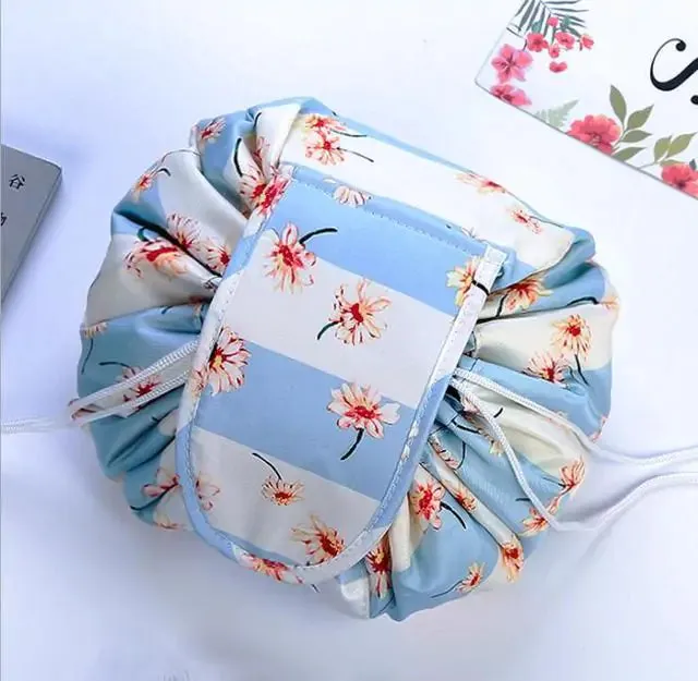 Easy Closing Cosmetic Bag
