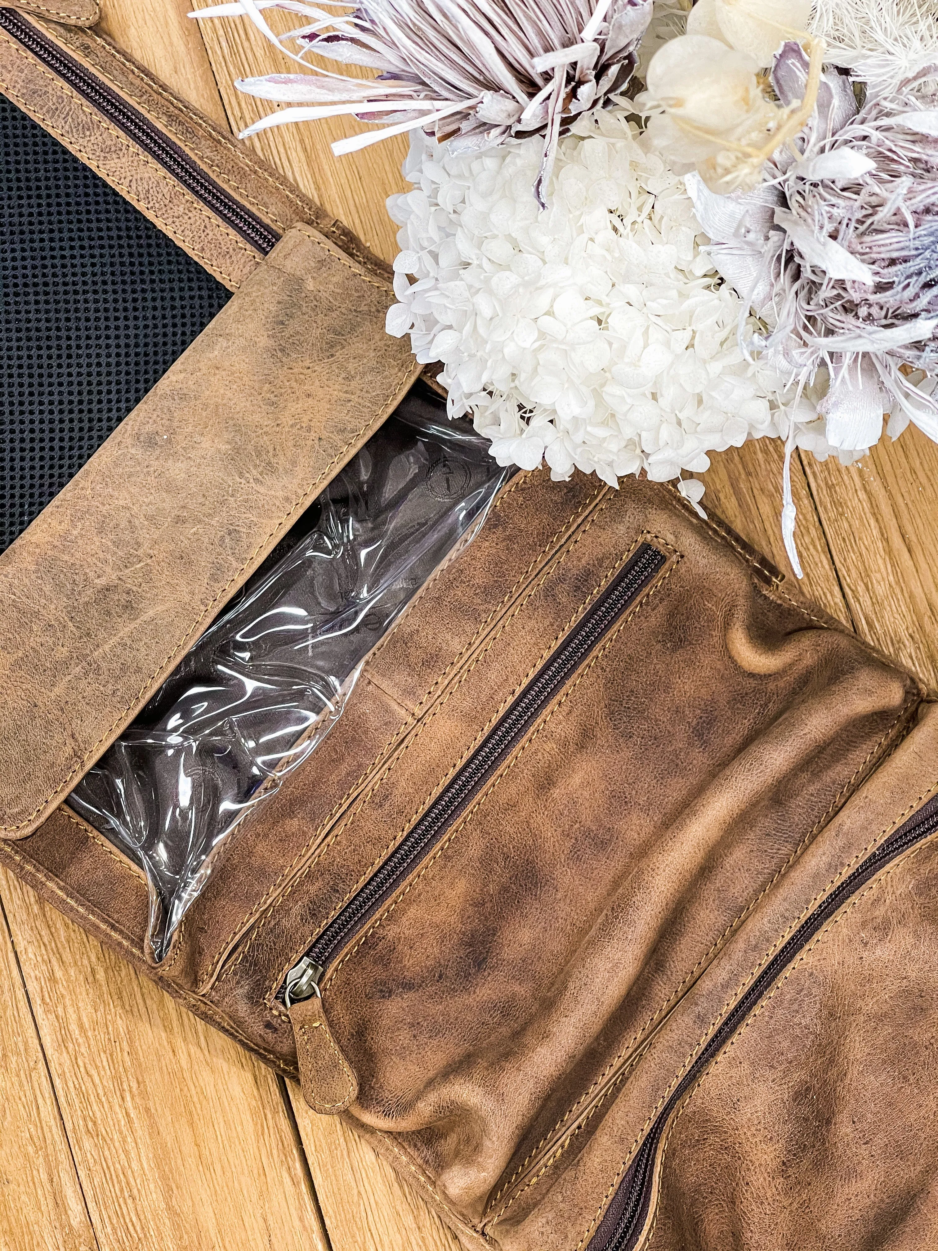 Indepal Rockliff toiletry bag