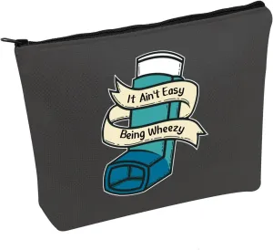 JXGZSO Asthma inhaler Gift It Ain't Easy Being Wheezy Organization Bag Respiratory Therapist Gifts (It Ain't Easy Being Wheezy black)