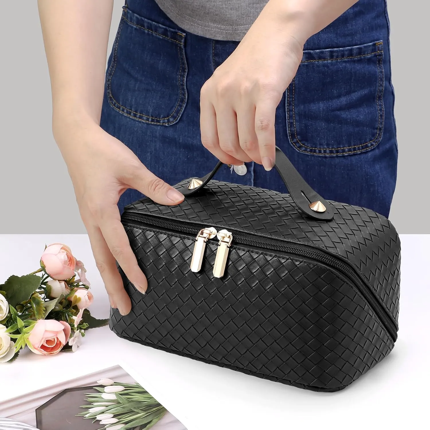 Large Capacity Travel Cosmetic Bag - Portable Makeup Bags for Women Waterproof PU Leather Checkered Makeup Organizer Bag with Dividers and Handle,Toiletry Bag for Cosmetics