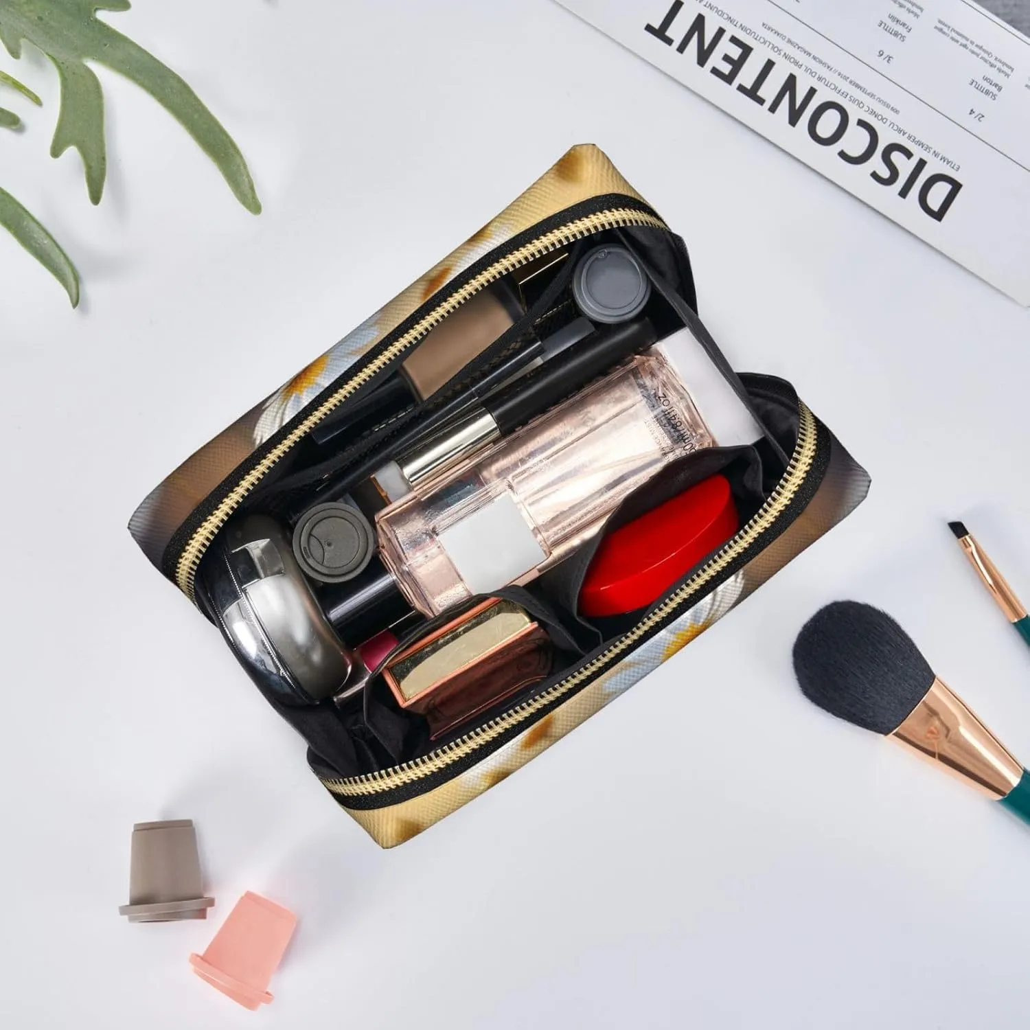 Many Golden Flowers Printed Small Makeup Bag,Travel Cosmetic Bag Purse with Zipper,Water-resistant Makeup Organizer Bag for Women