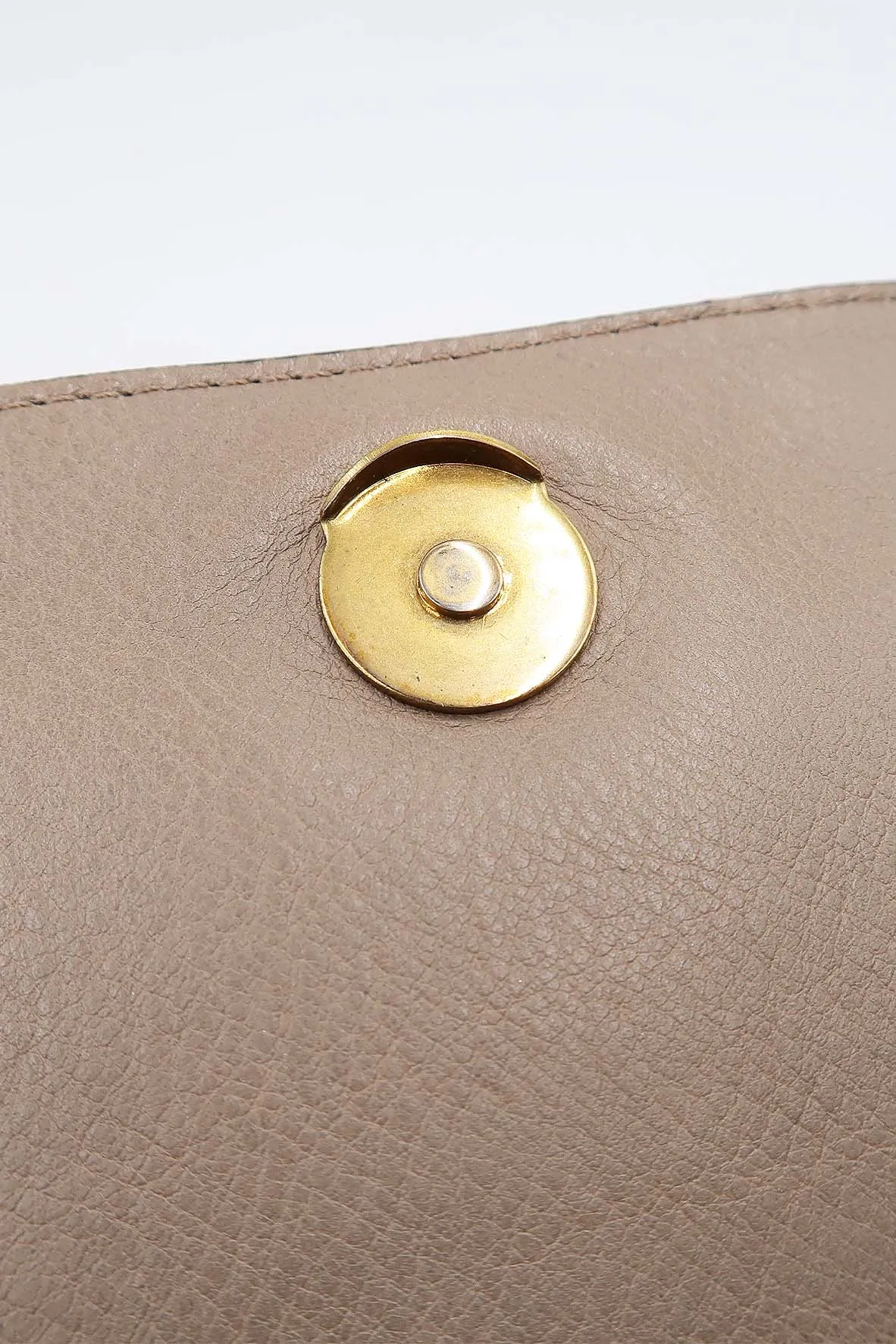 Medium Nile Bracelet Bag Beige