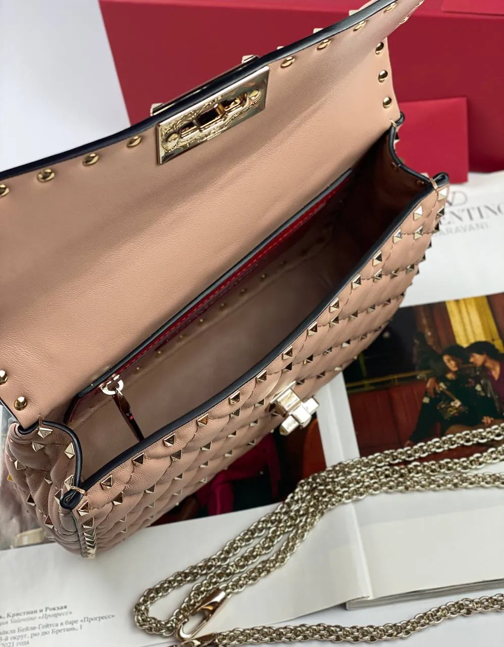 MEDIUM ROCKSTUD SPIKE NAPPA LEATHER BAG poudre