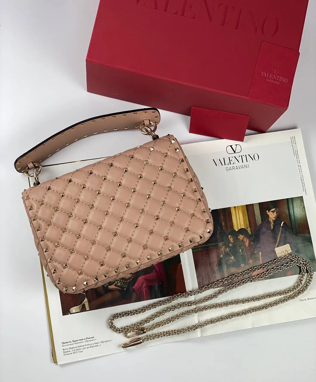 MEDIUM ROCKSTUD SPIKE NAPPA LEATHER BAG poudre