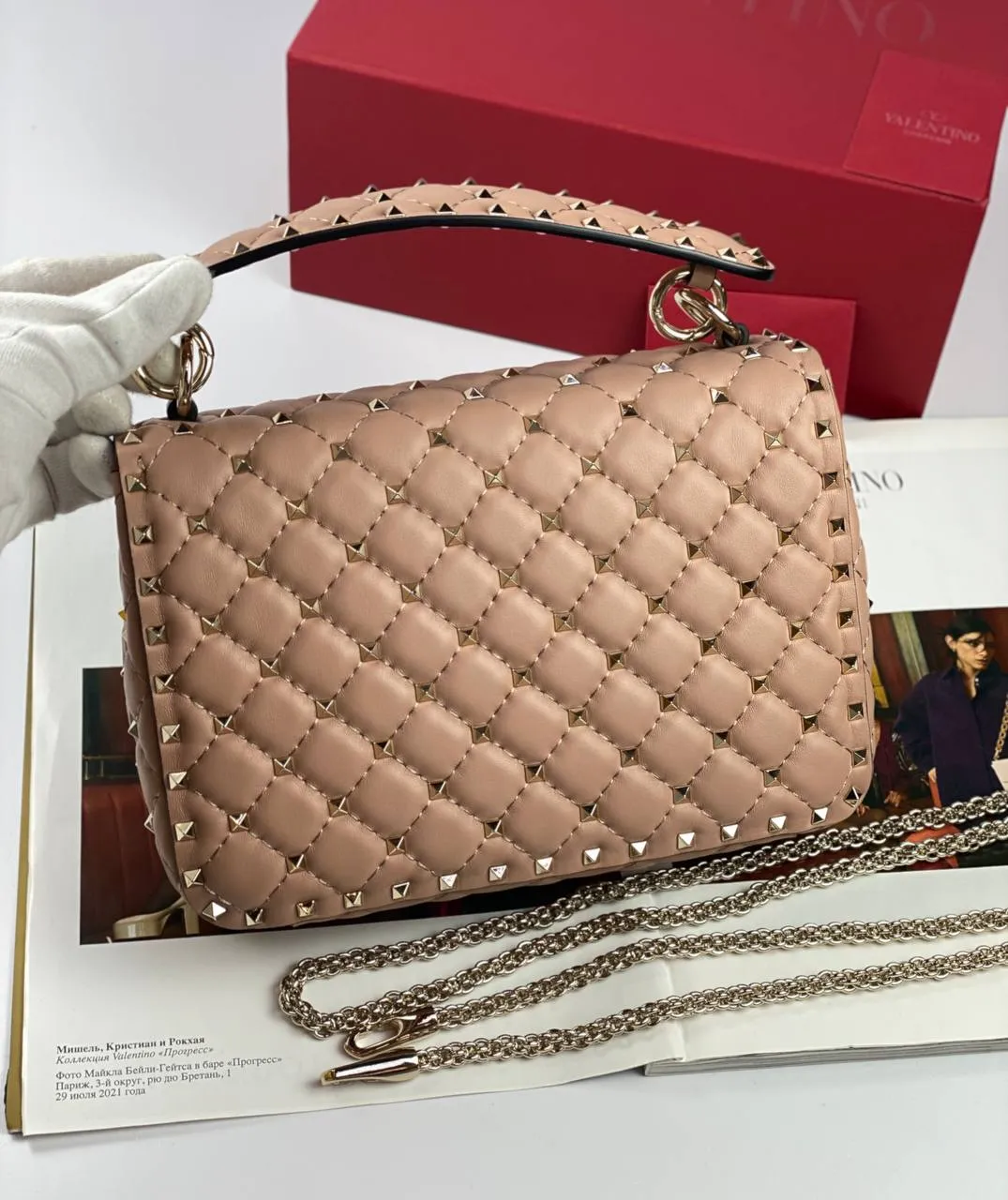 MEDIUM ROCKSTUD SPIKE NAPPA LEATHER BAG poudre