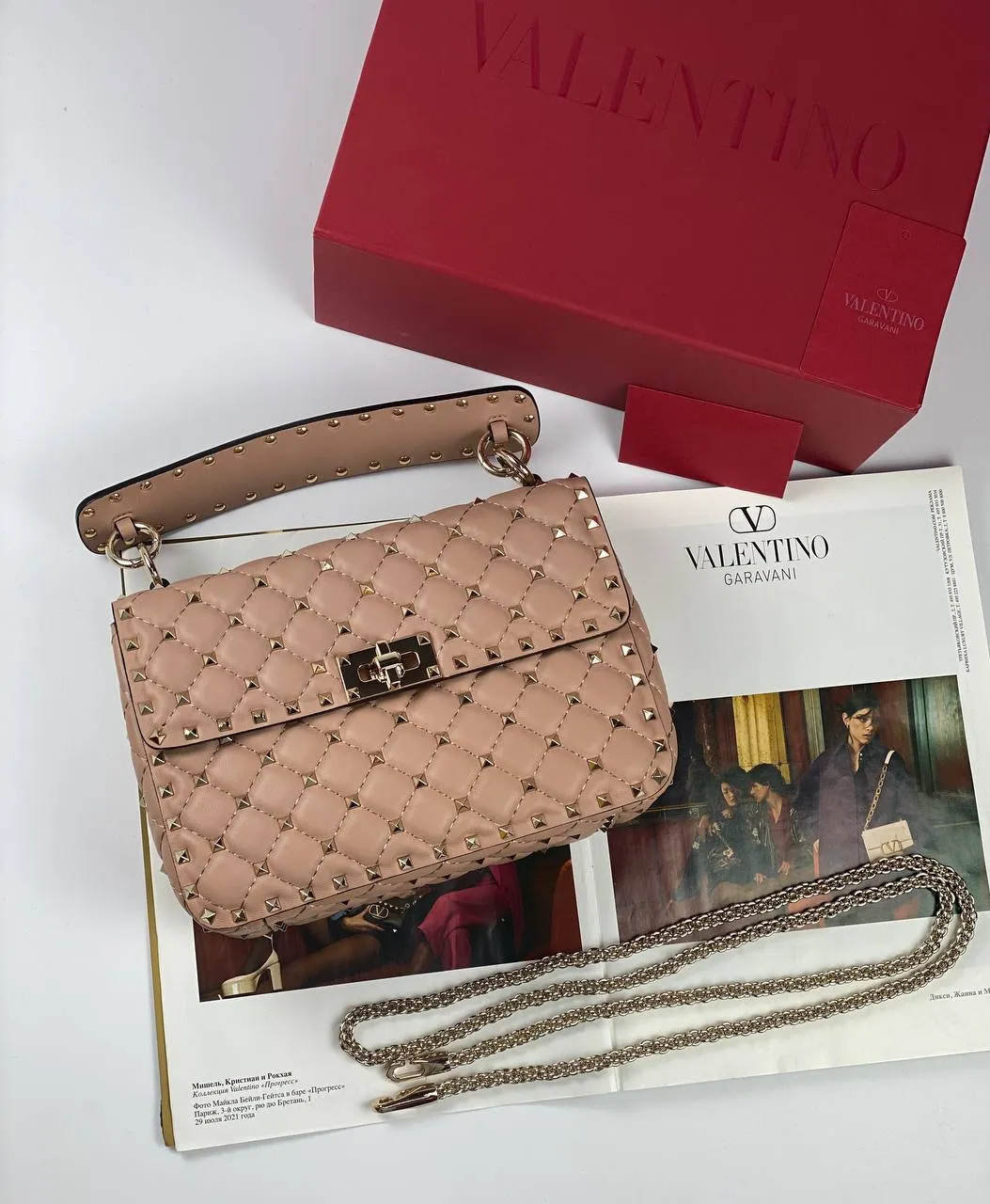 MEDIUM ROCKSTUD SPIKE NAPPA LEATHER BAG poudre