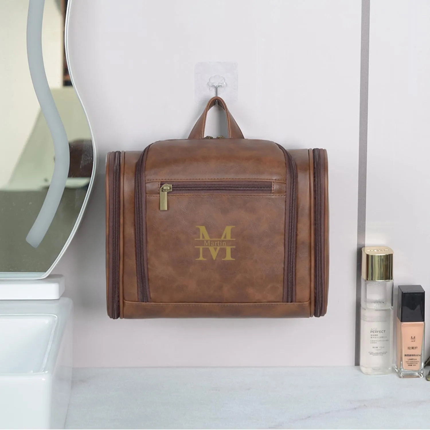 Personalized Leather Toiletry Bag for Women and Men Hanging Makeup Bag Travel Dopp Kit Bathroom Shaving Bags Gift for Fathers Men Boyfriend