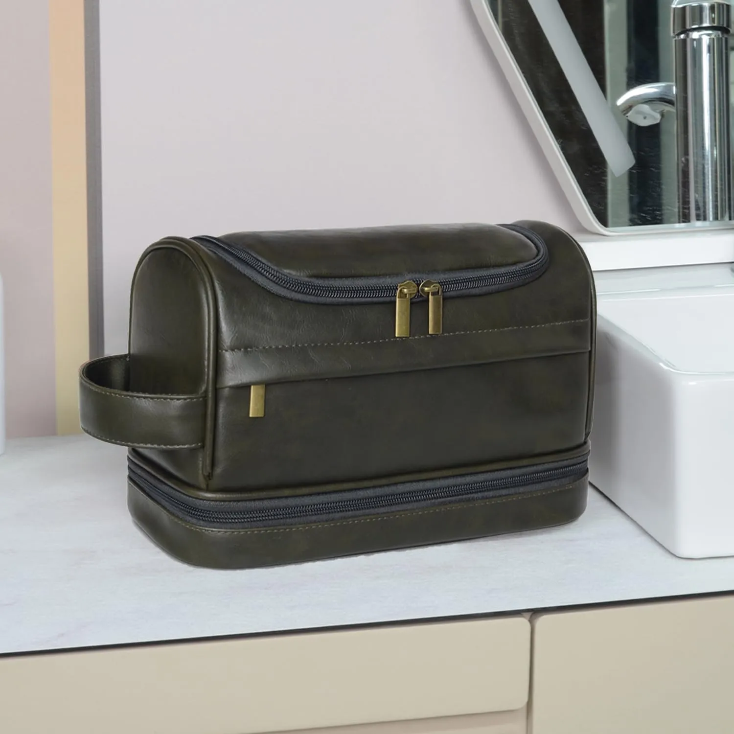 Personalized Toiletry Bag for Men and Women Leather Toiletry Organizer Shaving Dopp Kit Travel Bathroom Bag Cosmetic Pouch（DarkGreen）