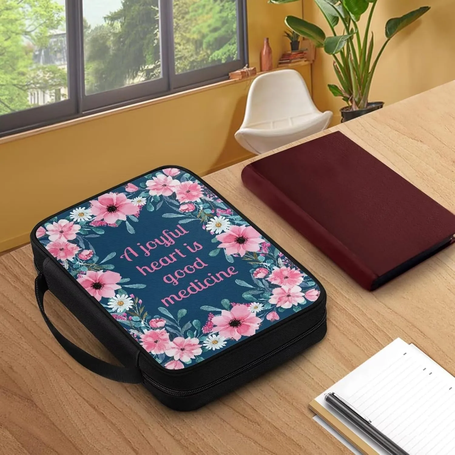 Rchsmod Daisy Flower Print Bible Cover for Women A Joyful Heart is Good Medicine Large Bible Case with Handle Lightweight Bible Carrying Case Bible Bag Bible Accessories Handbag
