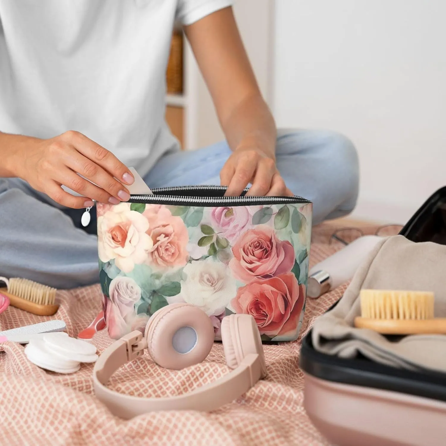 Soft Color Pale Faded Mix Of Roses Cosmetic Bag Pu Leather Waterproof Makeup Bag Portable Travel Toiletry Bag Organizer Silver Zipper Pouch For Women Ladies Gift