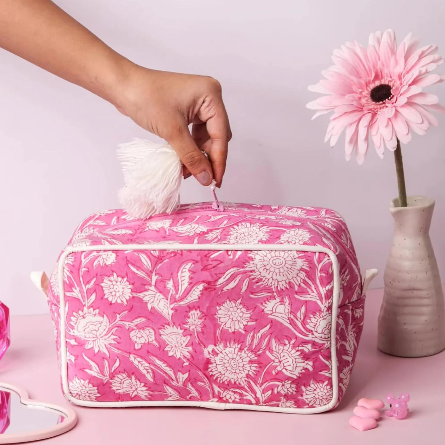 Travel Makeup Bag- Large Capacity Cosmetic Bags for Women - Water Resistance Lining Portable Pouch & Open Toiletry Bag - Perfect Girls Makeup Organizer for Travel Essentials (White & Pink Floral)