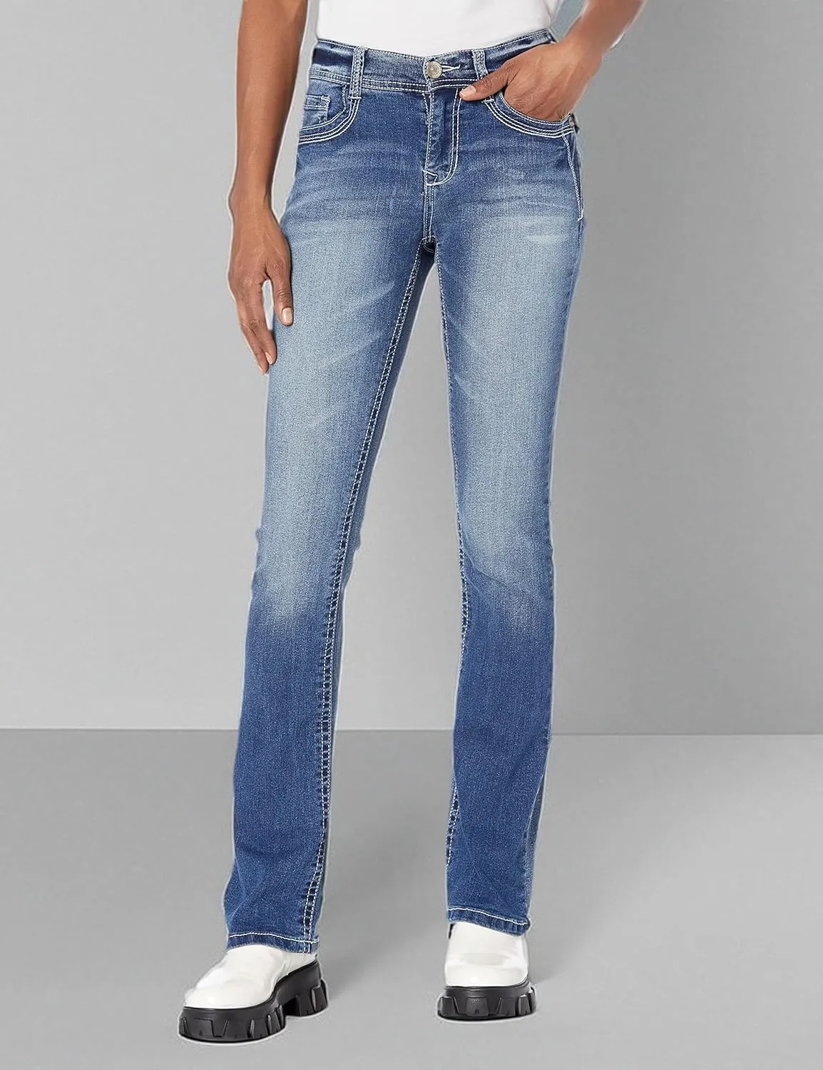 WallFlower Women's Legendary Bootcut Mid-Rise Insta Stretch Juniors Jeans (Standard and Plus)