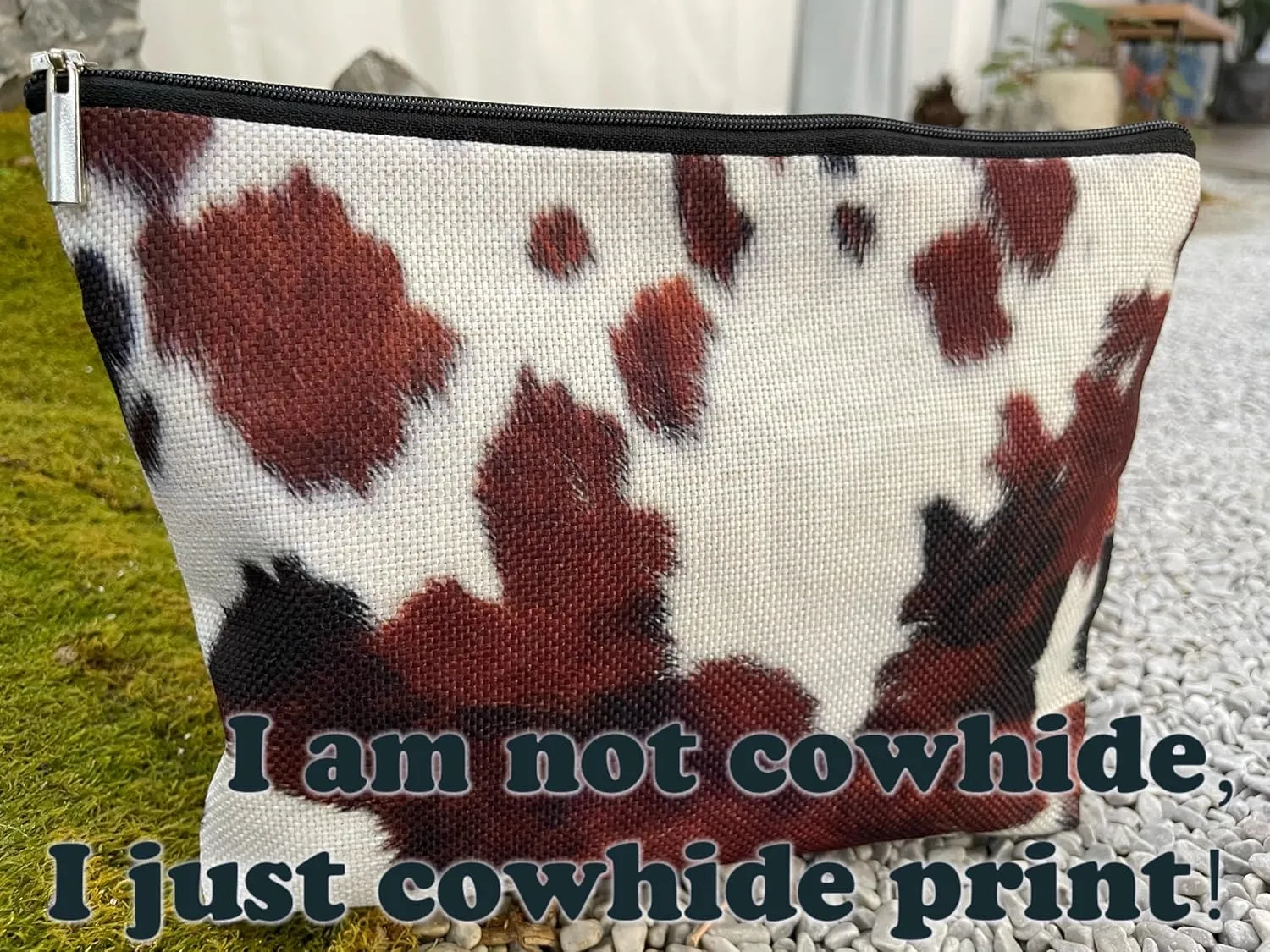 Western Cow Print Small Makeup Bag,Cowhide Pattern Cosmetic Bag Best Gift Idea for Cow Lovers Teen Girls Women, Western Accessories Birthday Christmas Day Gifts for Cow Mom Teen Girl Daughter Sister